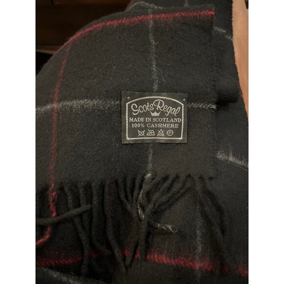 Scots Regal 100% Cashmere Scarf Black Gray Red Plaid Fringe Made in Scotland - Picture 2 of 3